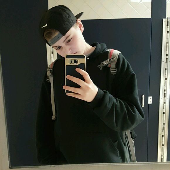 Meet your Posher, Alex - Picture 1 of 1